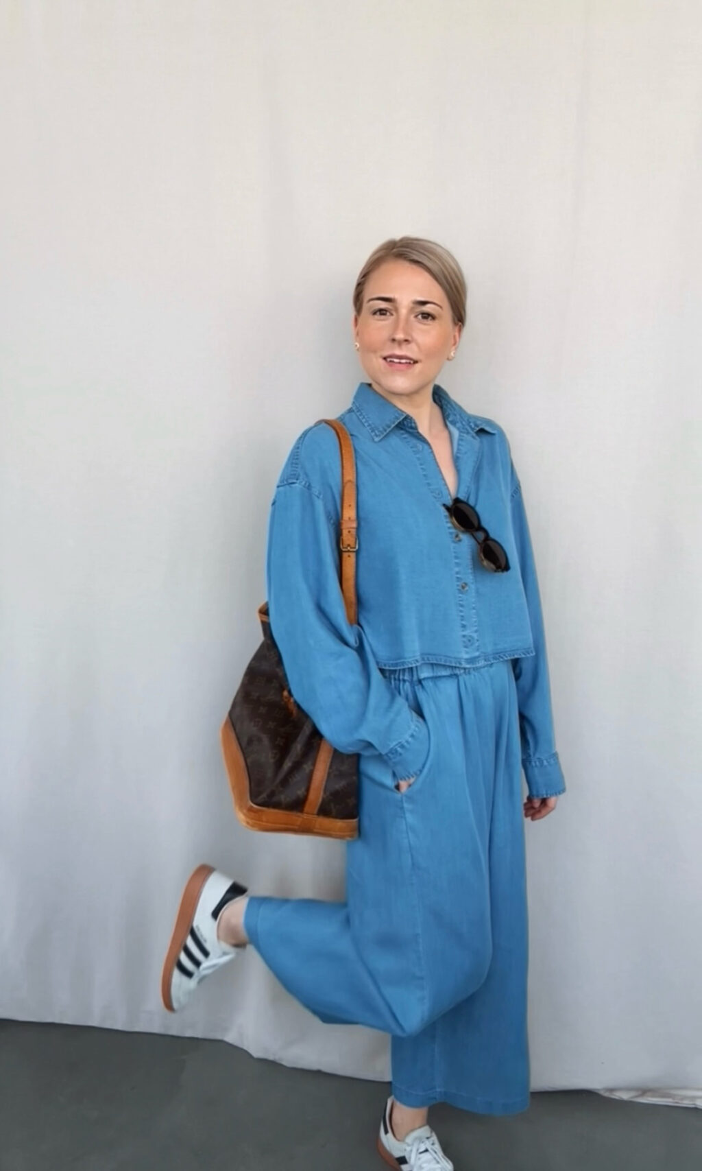 Verkürzte Jeansbluse Emele – Bild 3