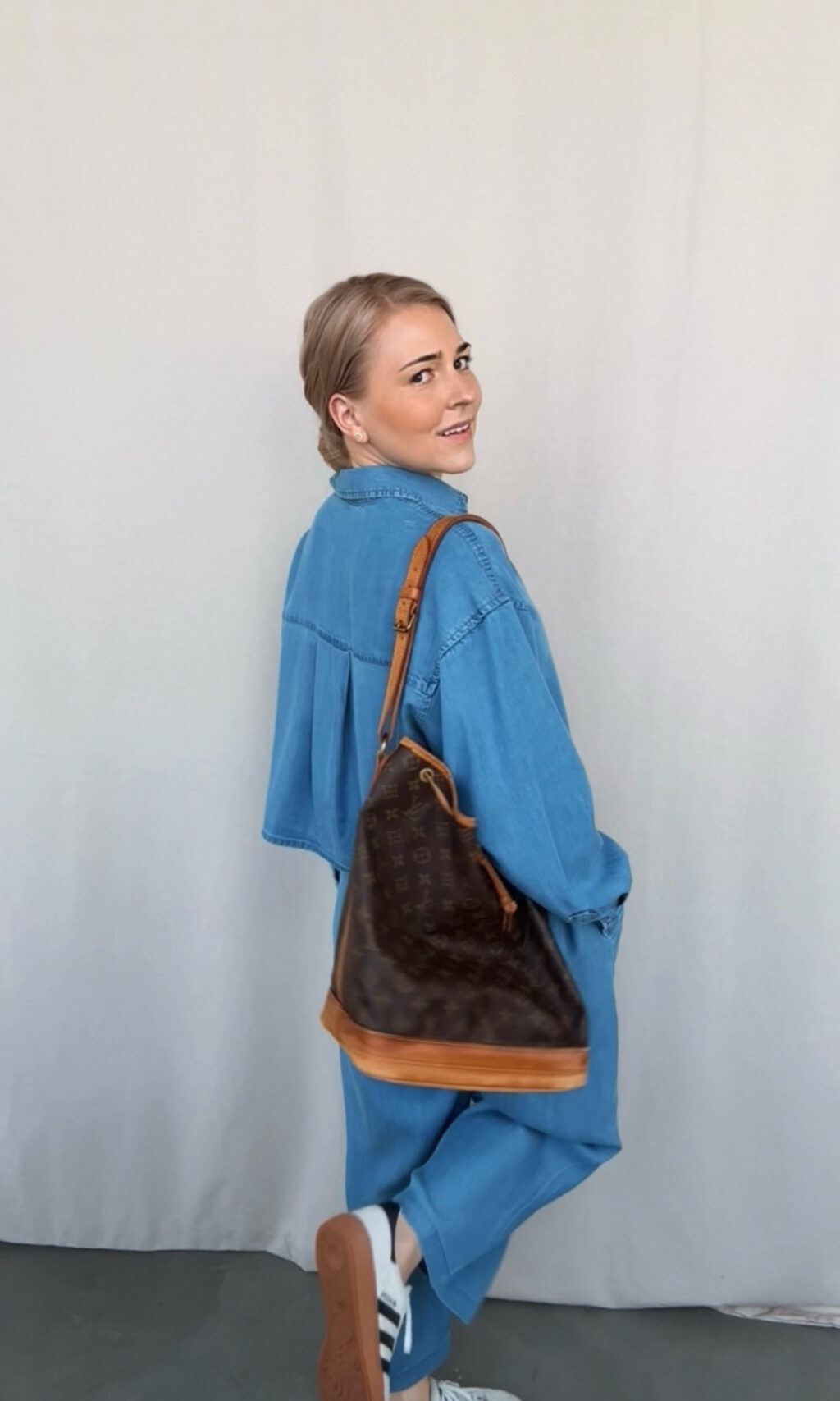 Verkürzte Jeansbluse Emele – Bild 4