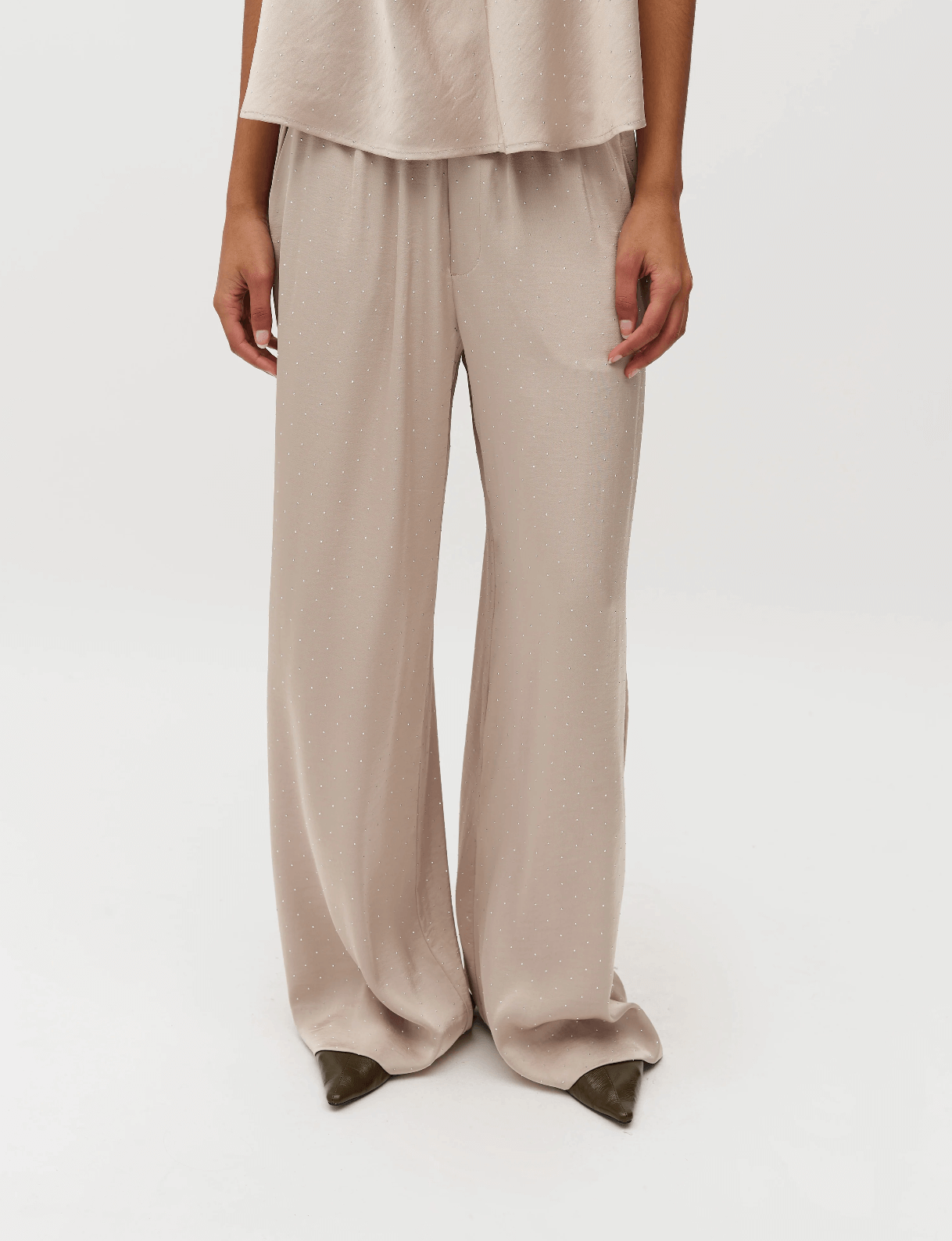 Satinhose mit Strasssteinen Asaka