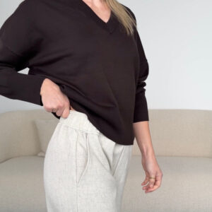 Leichter Strickpullover Gillian mit V-Ausschnitt (versch. Farben)